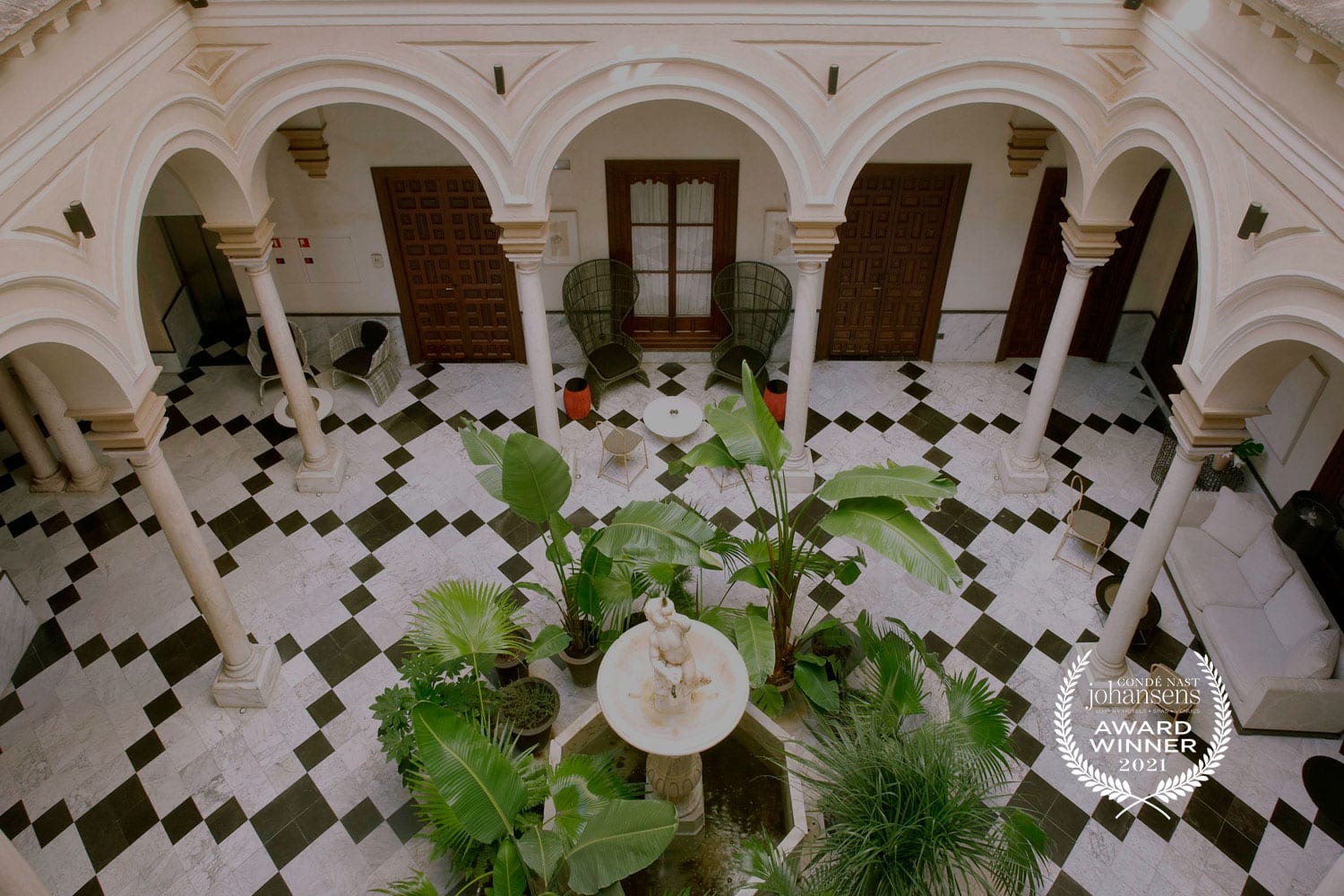 Patio interior Hotel Palacio Villapanes Sevilla
