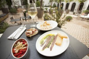 Tapas / Patio de los Naranjos